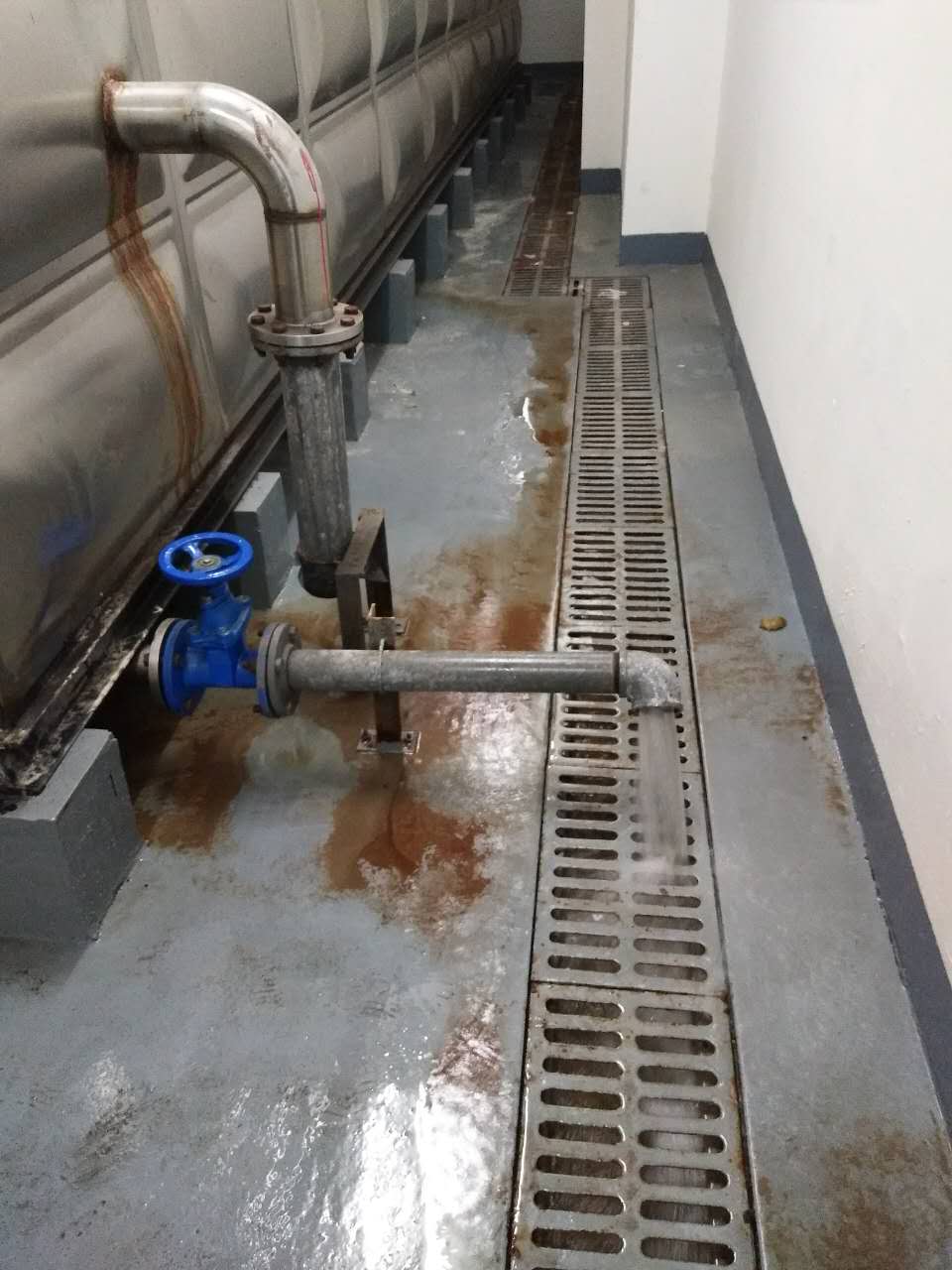 2018年；立达职业学校水箱清洗服务